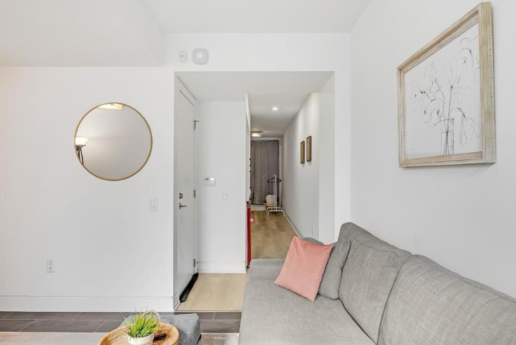 Suite In The Heart Of Downtown Toronto Exterior foto