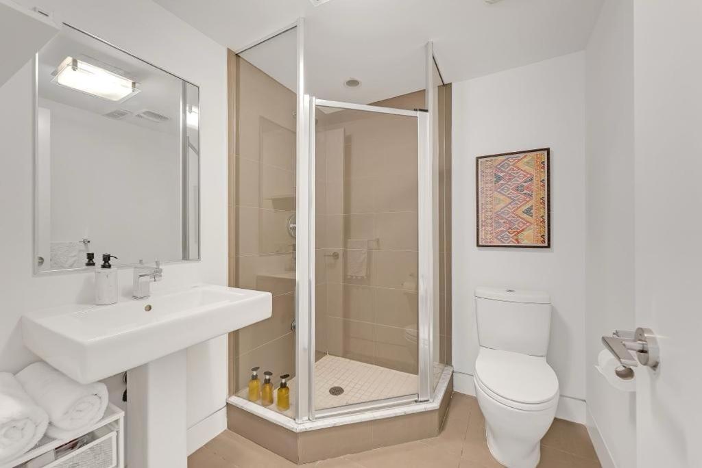 Suite In The Heart Of Downtown Toronto Exterior foto